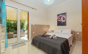 Nostos Apartment, With A Spacious Backyard