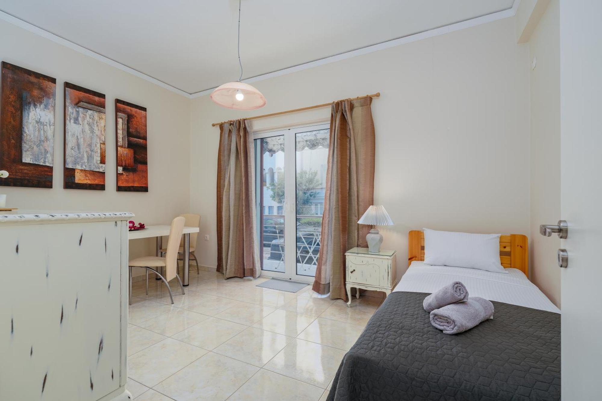 Nostos Apartment, With A Spacious Backyard Artemida  Exterior photo