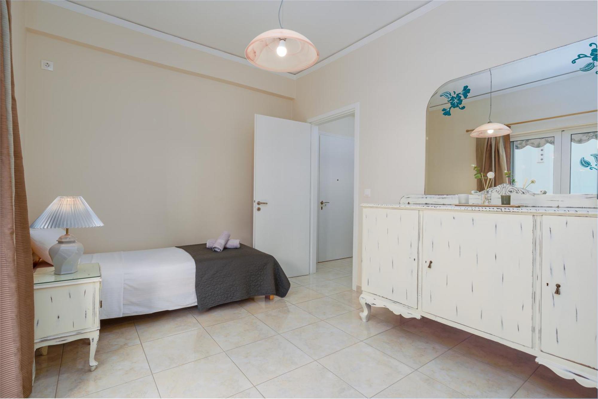 Nostos Apartment, With A Spacious Backyard Artemida  Exterior photo